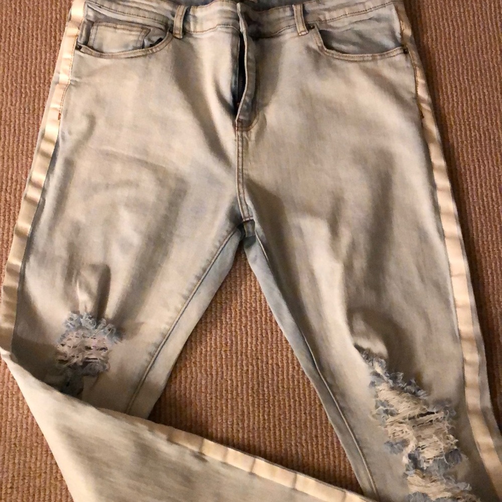 Men’s zipper style jeans